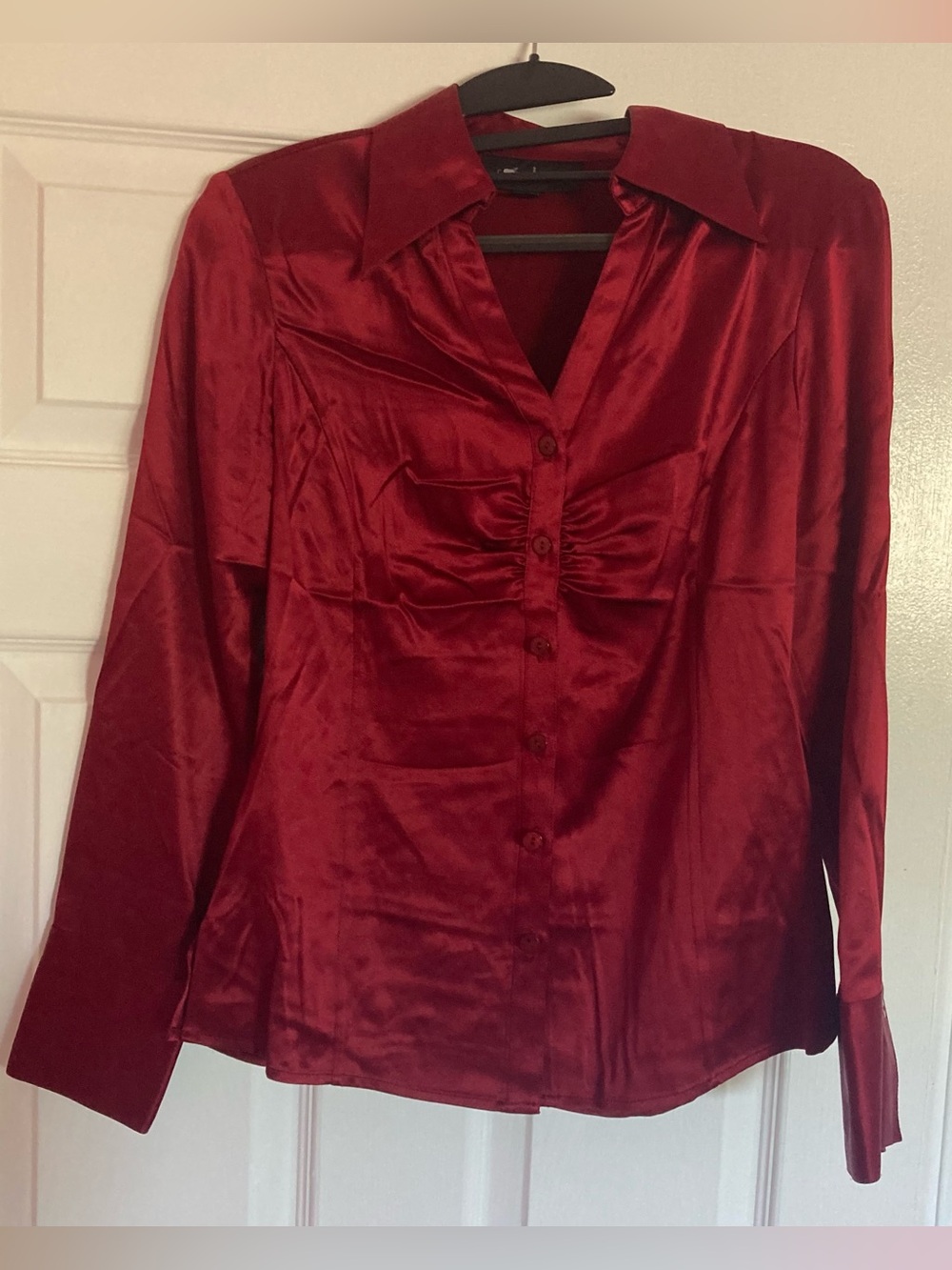 Classiques Entier Atelier luxury silk button-up blouse in deep red